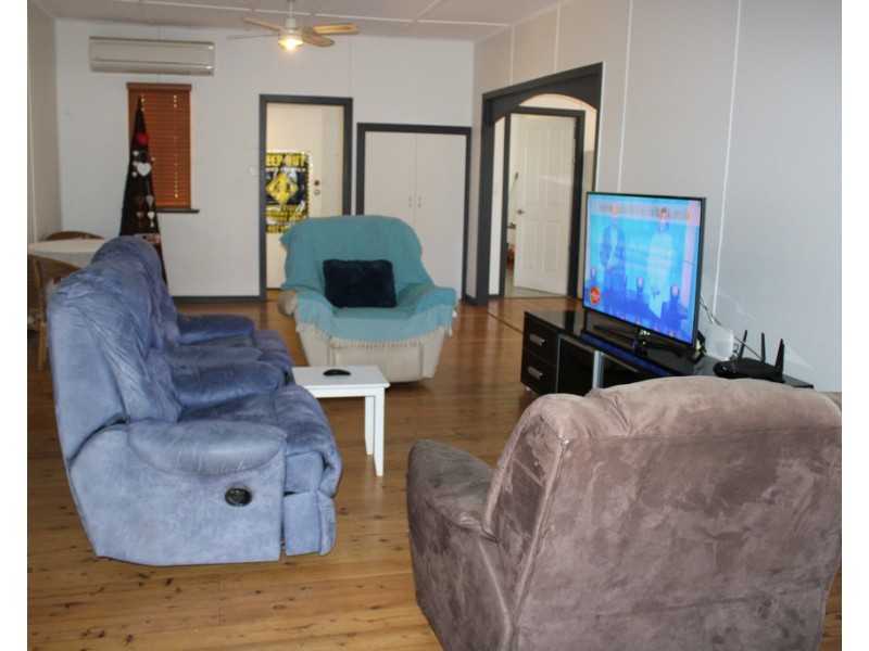 34 Pratten Street, Dalby QLD 4405