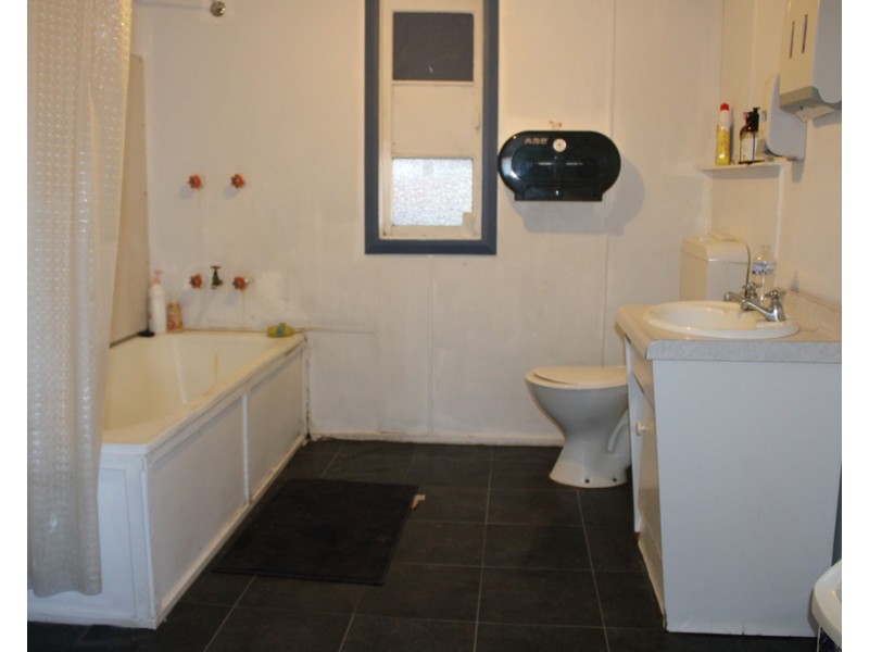 23 Thorn Street, Warra QLD 4411