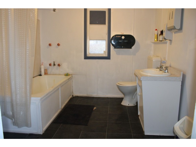 23 Thorn Street, Warra QLD 4411