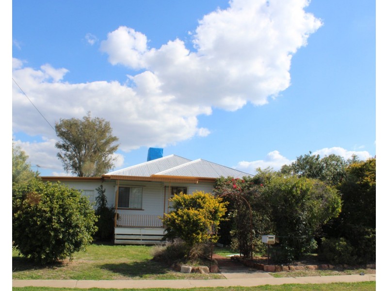 128 Bunya Street, Dalby QLD 4405