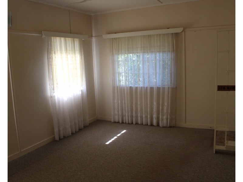 128 Bunya Street, Dalby QLD 4405