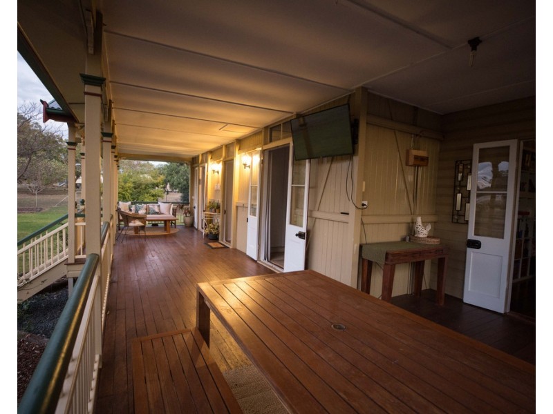 11 Kurrajong Drive, Dalby QLD 4405