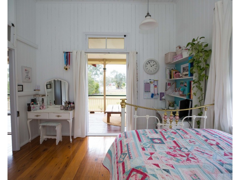 11 Kurrajong Drive, Dalby QLD 4405