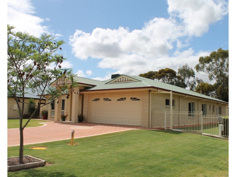 10 Jacaranda Court, Dalby QLD 4405