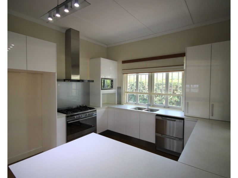 9 Wooburn Street, Dalby QLD 4405