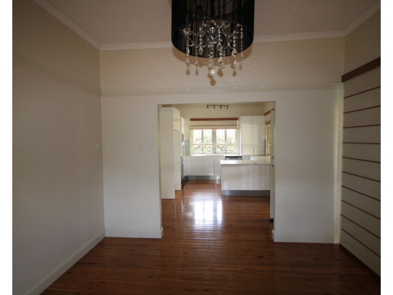 9 Wooburn Street, Dalby QLD 4405