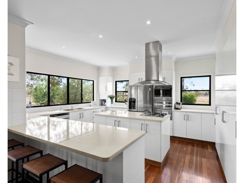 36 Mahon Road, Dalby QLD 4405