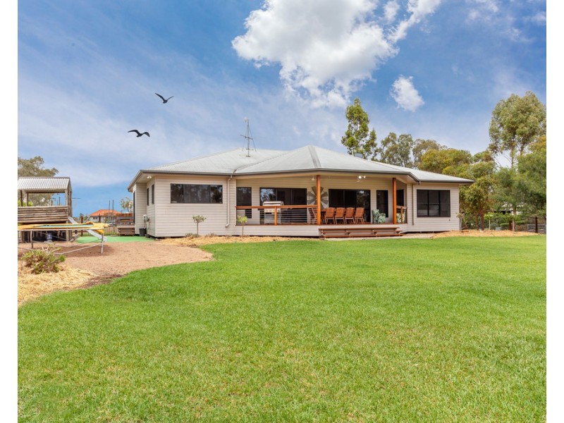 36 Mahon Road, Dalby QLD 4405