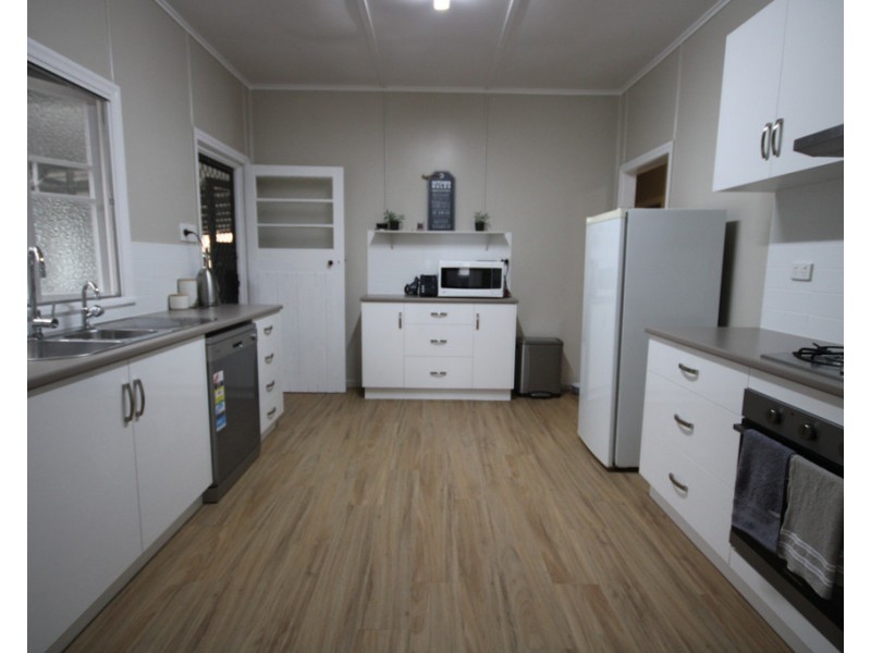 18 Geisel Street, Dalby QLD 4405