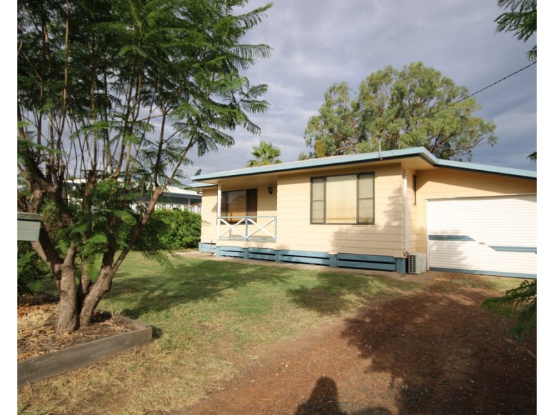 2 Wren Street, Dalby QLD 4405