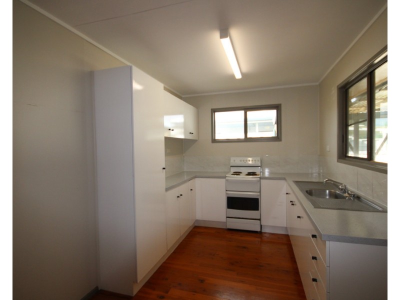 2 Wren Street, Dalby QLD 4405