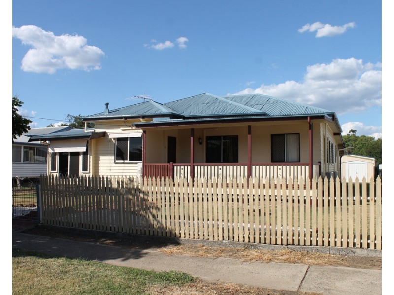 39 Edward Street, Dalby QLD 4405