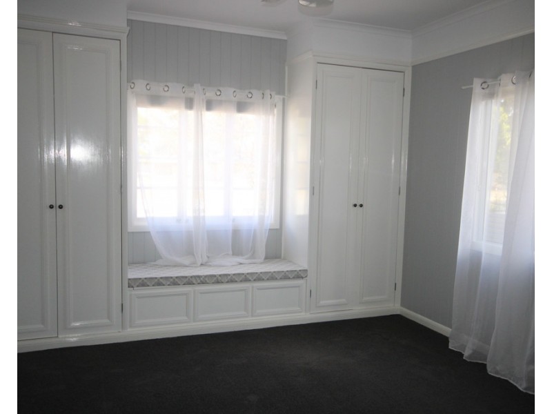 14 Beck Street, Dalby QLD 4405