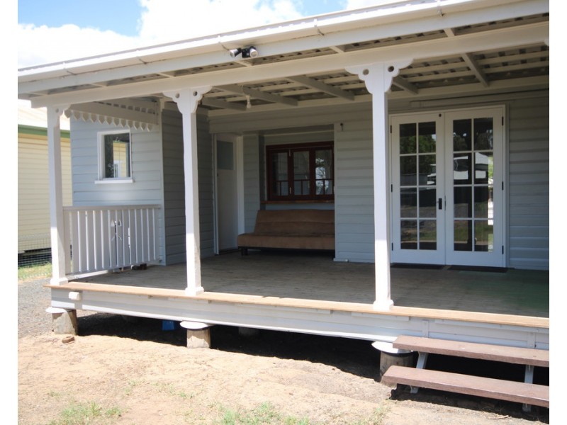 14 Beck Street, Dalby QLD 4405