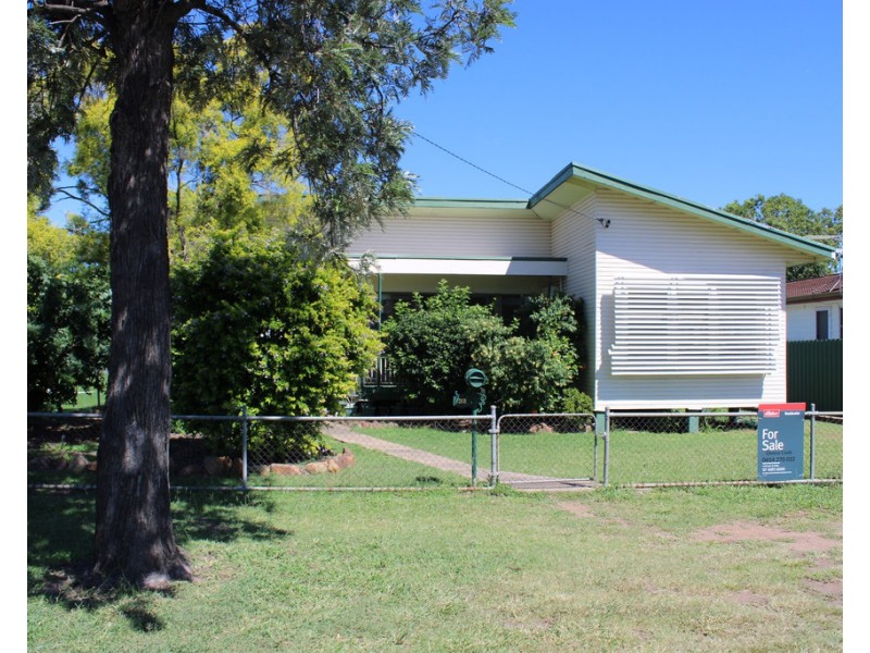 32 Edward Street, Dalby QLD 4405