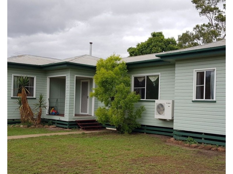2 Blaxland Road, Dalby QLD 4405