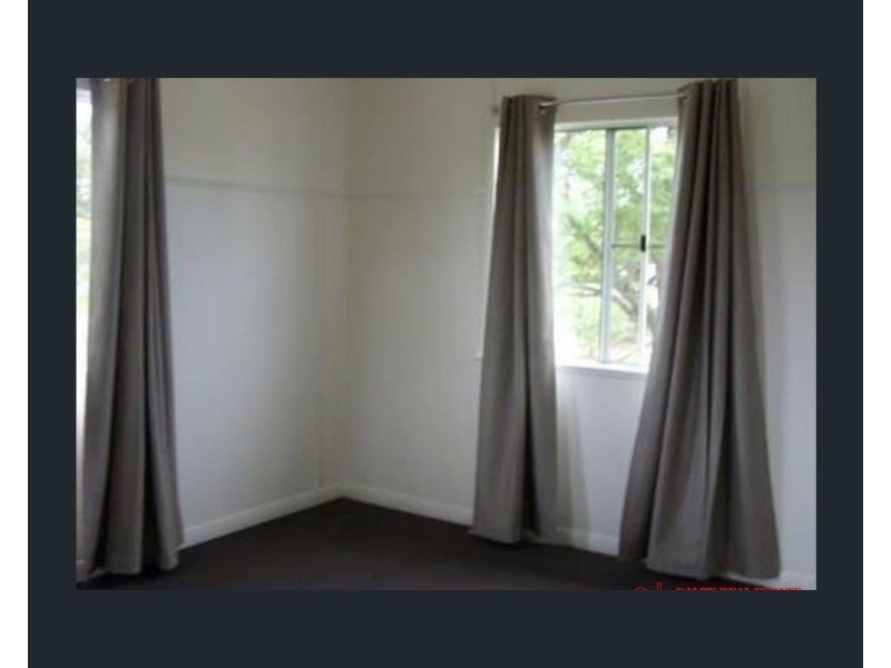 2 Blaxland Road, Dalby QLD 4405