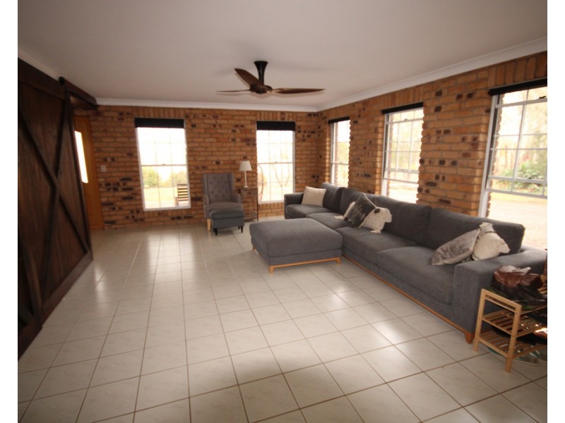 24 Kylie Street, Dalby QLD 4405