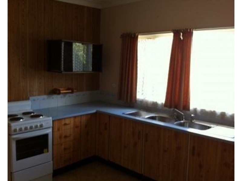 3 College Cres, Dalby QLD 4405