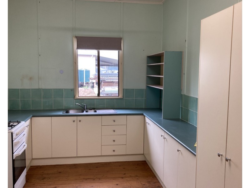 83 Bunya Street, Dalby QLD 4405