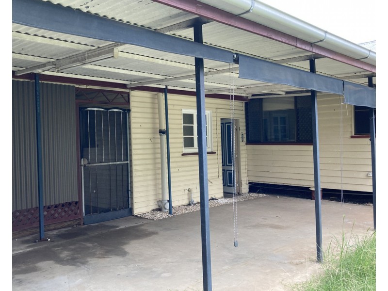 83 Bunya Street, Dalby QLD 4405