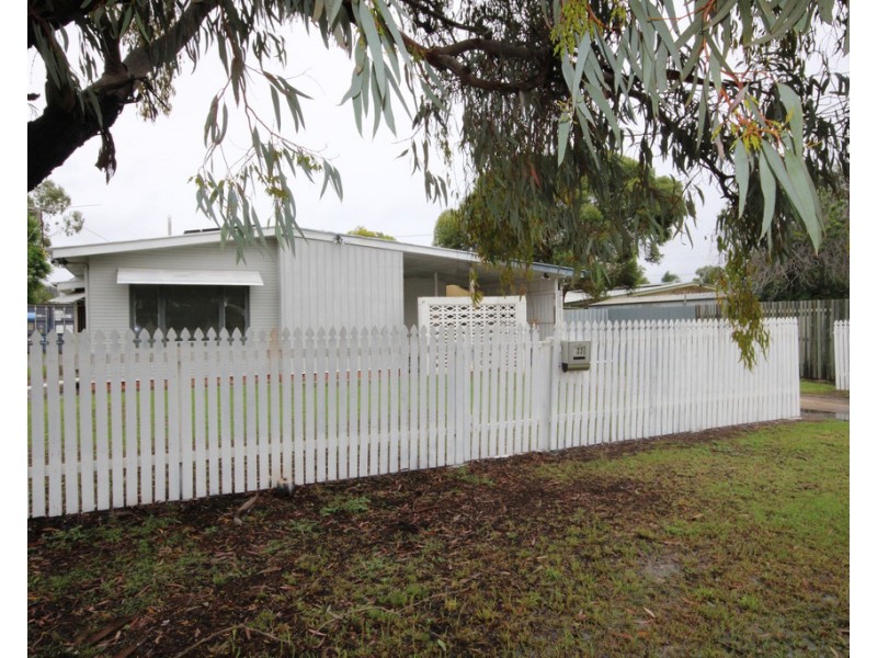 23 Hall Street, Dalby QLD 4405