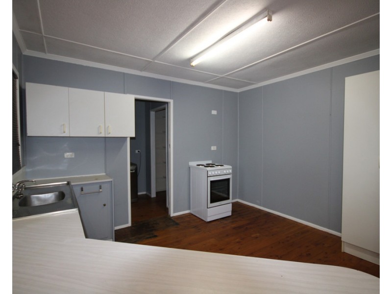 23 Hall Street, Dalby QLD 4405