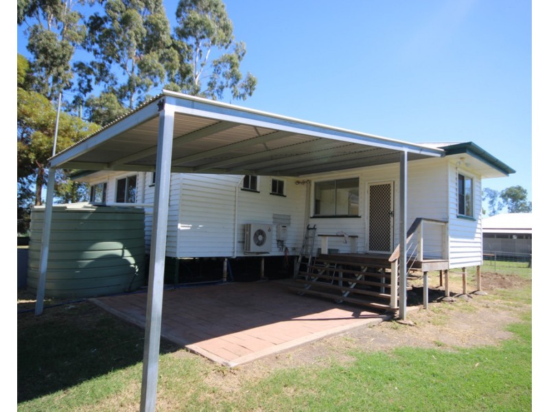 17 Hayden Street, Dalby QLD 4405