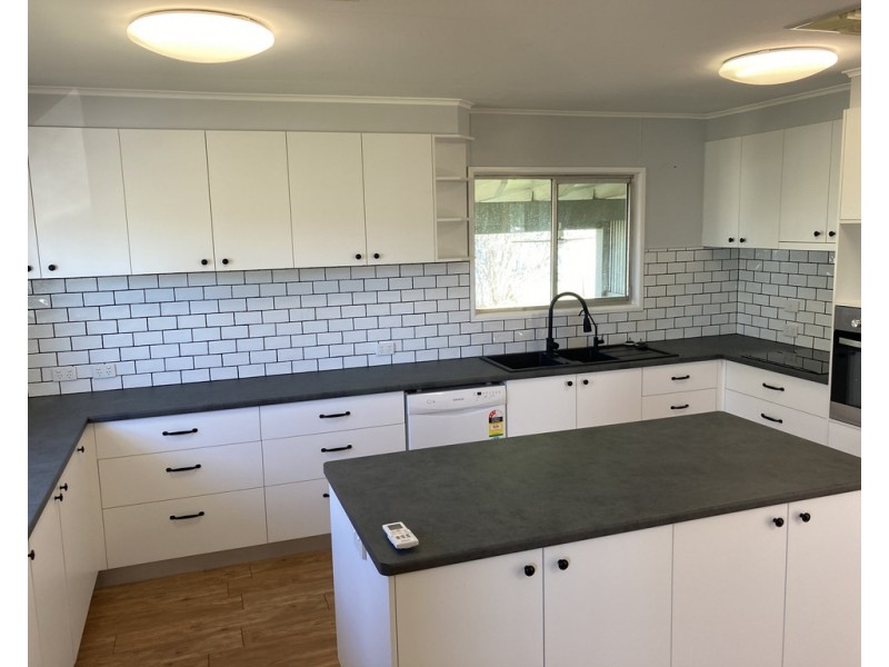 Warra QLD 4411