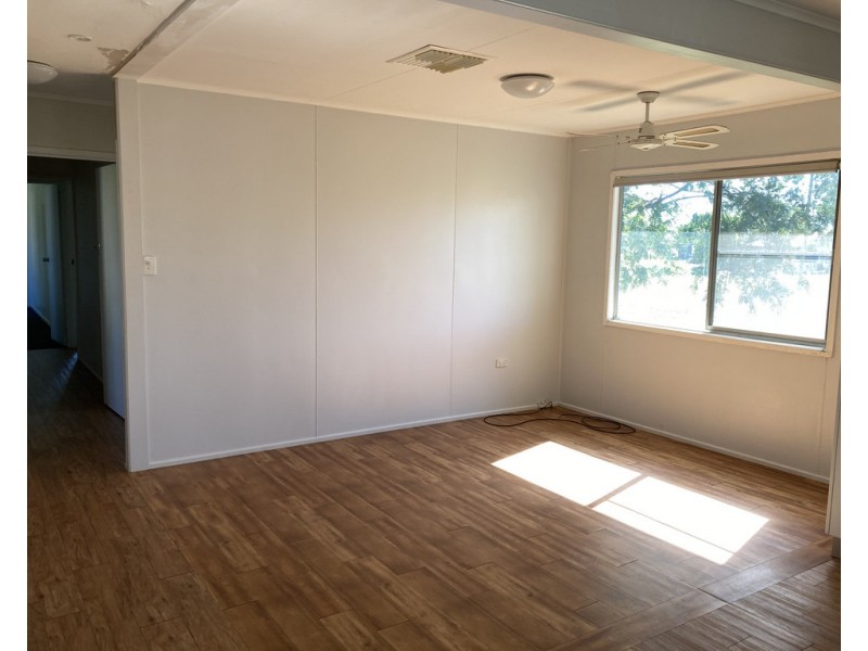 Warra QLD 4411
