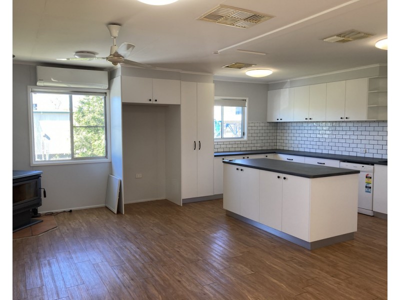 Warra QLD 4411