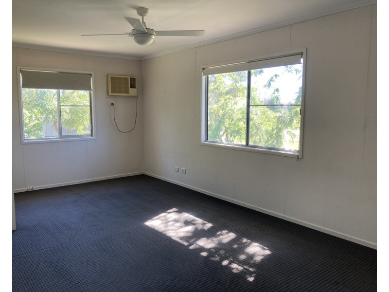 Warra QLD 4411