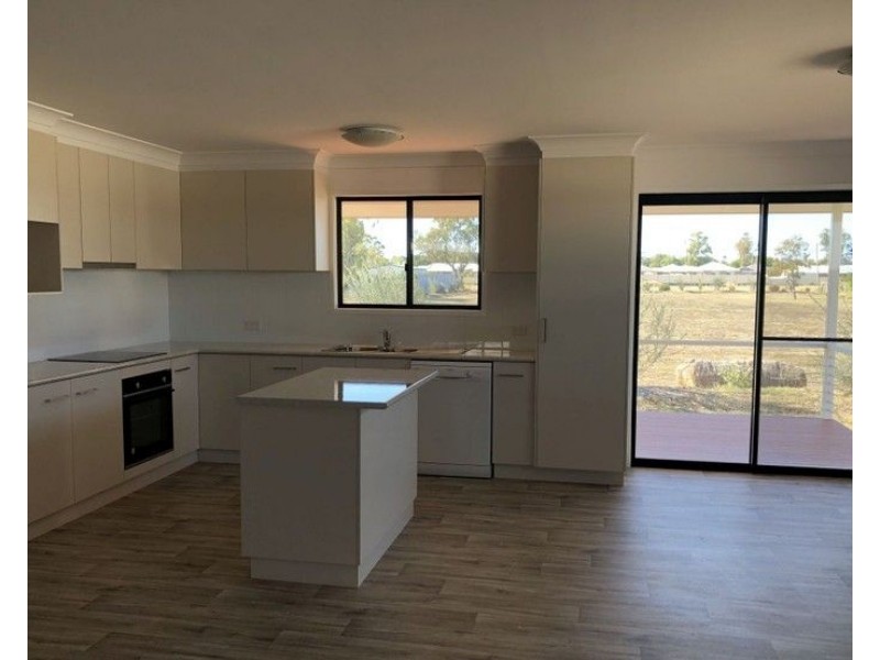 9 Wilga Court, Dalby QLD 4405