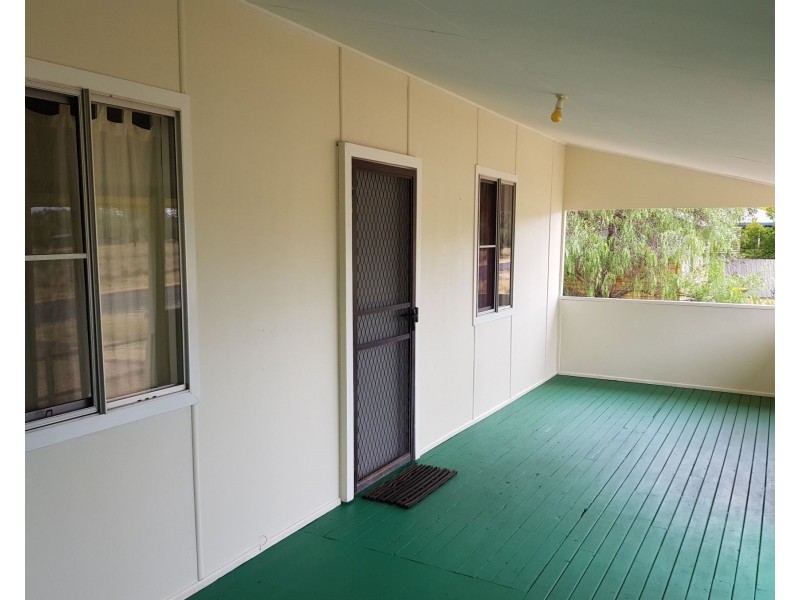 8 Wambo Street, Dalby QLD 4405