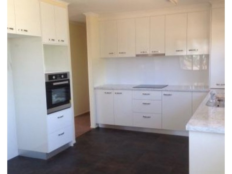 9 Wills Place, Dalby QLD 4405