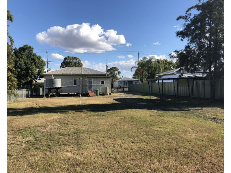 75 Edward Street, Dalby QLD 4405