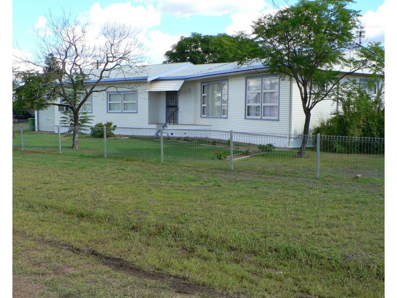 26 Moreton, Dalby QLD 4405