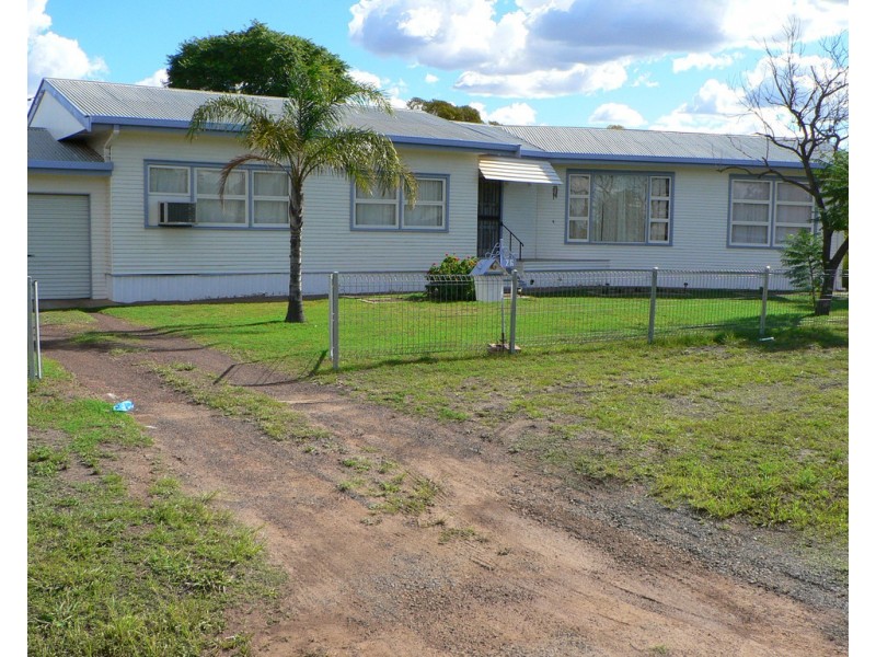 26 Moreton, Dalby QLD 4405