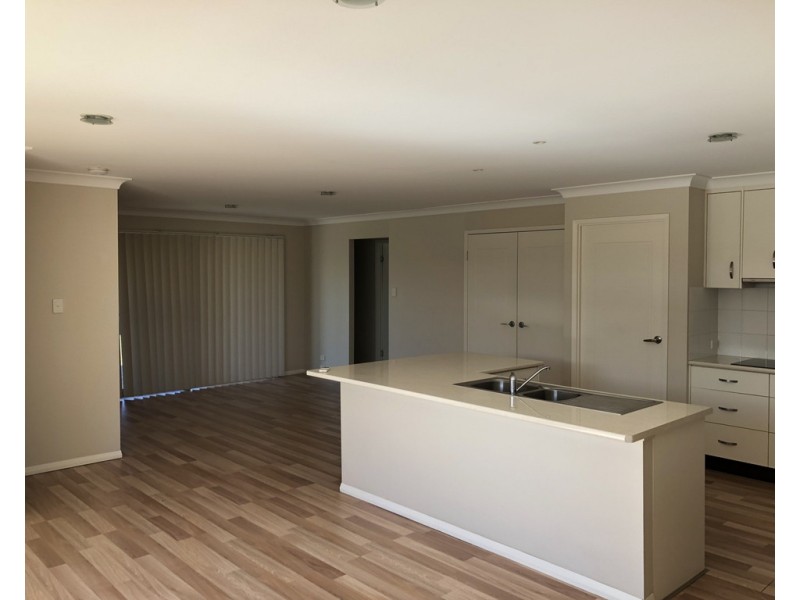 3 Montclair Close, Dalby QLD 4405
