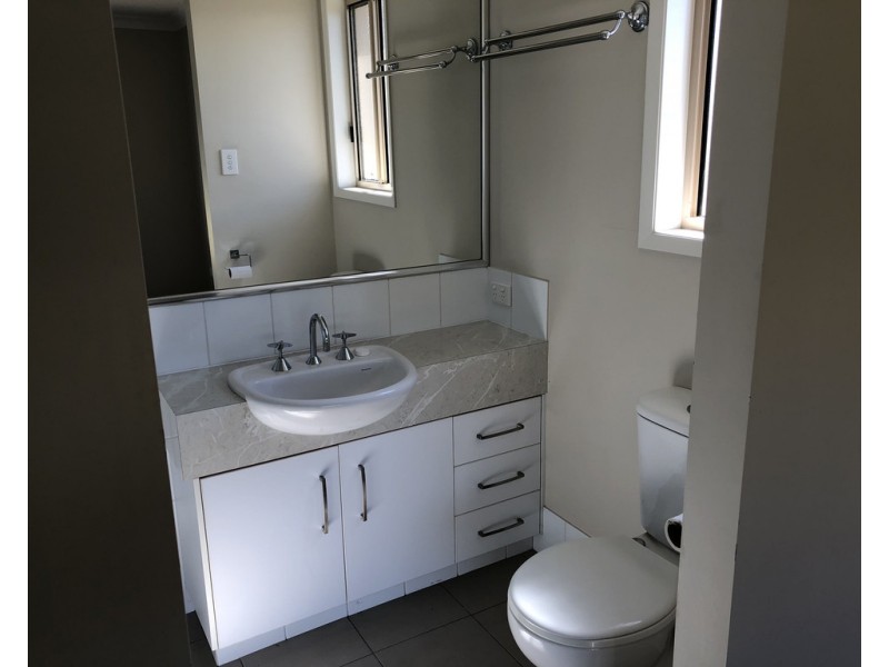 3 Montclair Close, Dalby QLD 4405