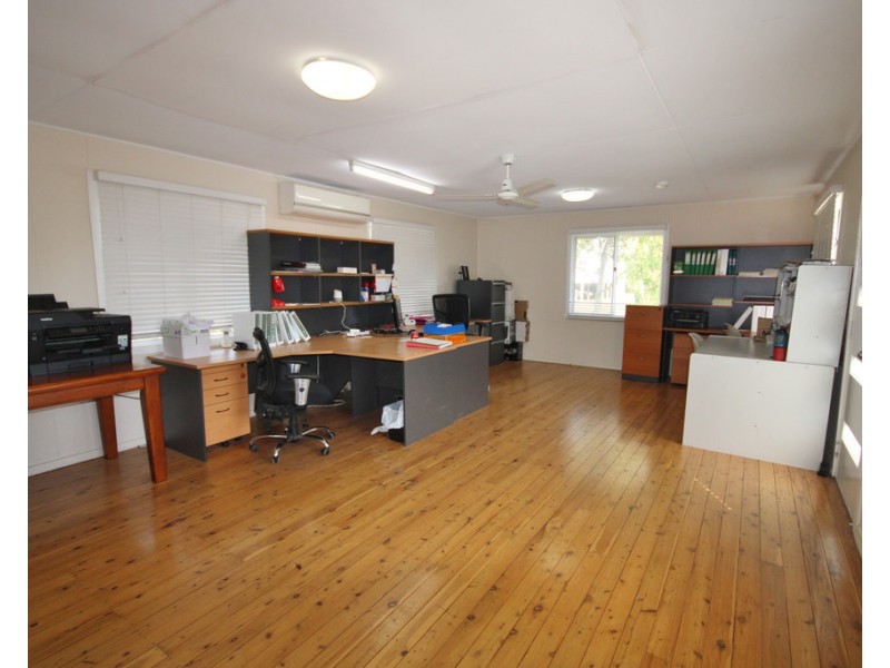 1B Bagot, Dalby QLD 4405