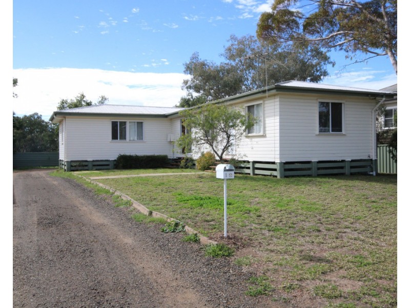 1B Bagot, Dalby QLD 4405