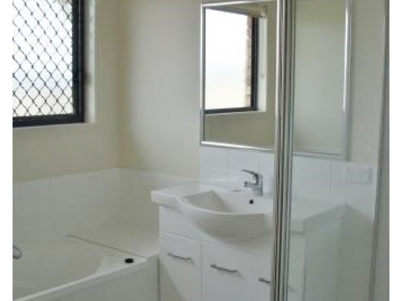 5 Kensei Drive, Dalby QLD 4405