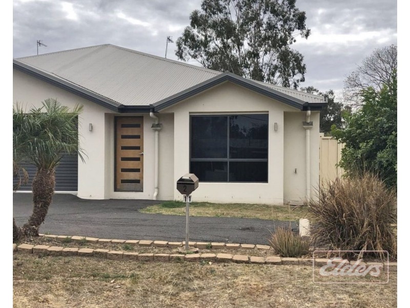 2/11 Alfred Street, Dalby QLD 4405