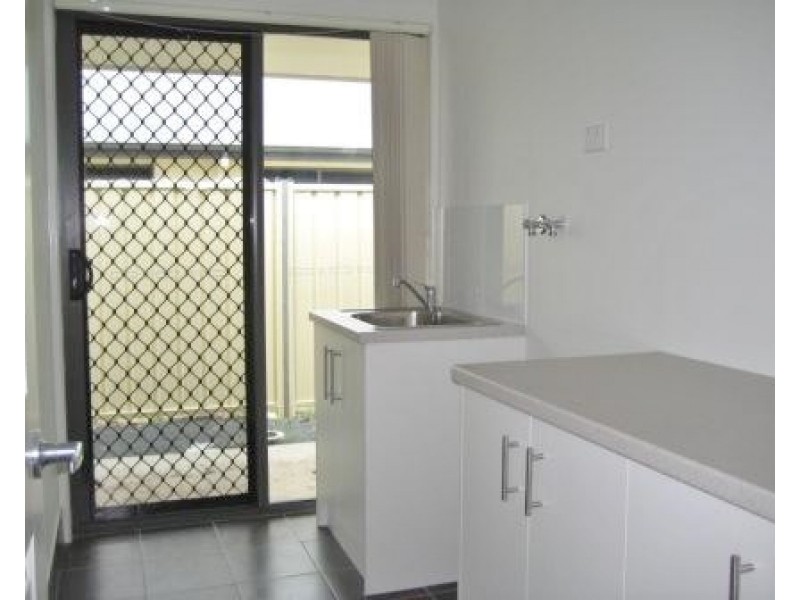 2/11 Alfred Street, Dalby QLD 4405