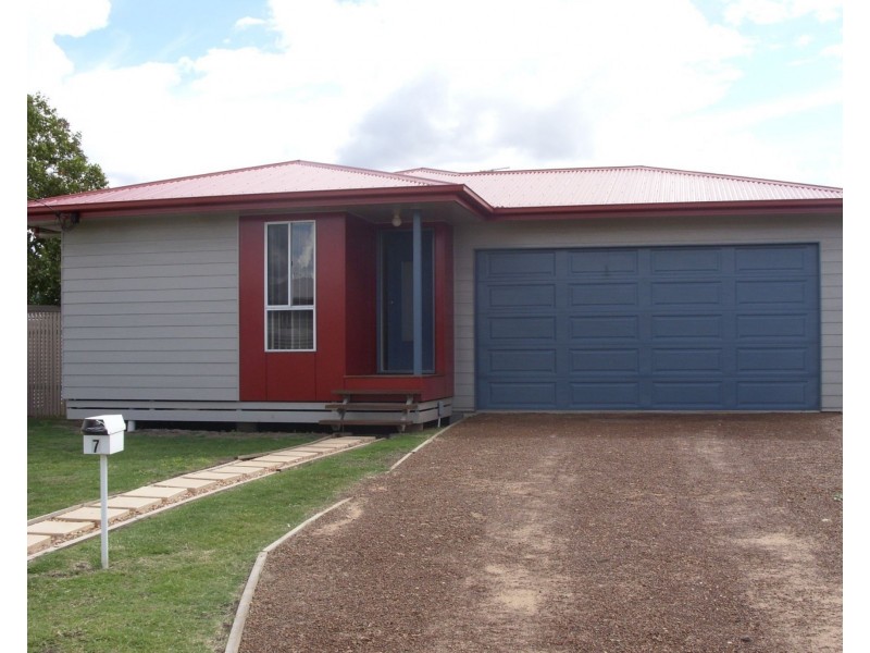 7 Charthom Place, Dalby QLD 4405