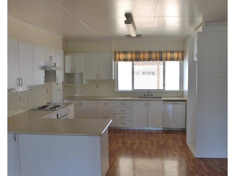 19 Swan Street, Dalby QLD 4405
