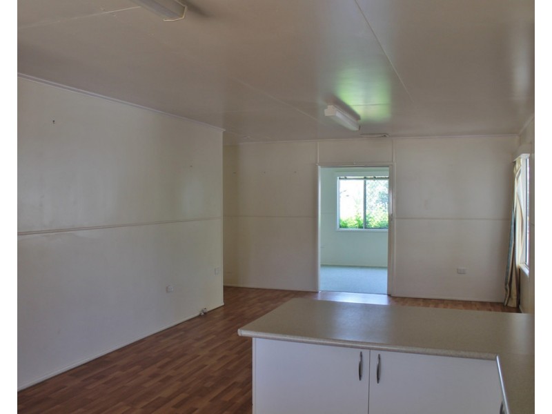 19 Swan Street, Dalby QLD 4405
