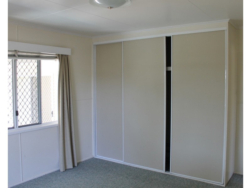 19 Swan Street, Dalby QLD 4405