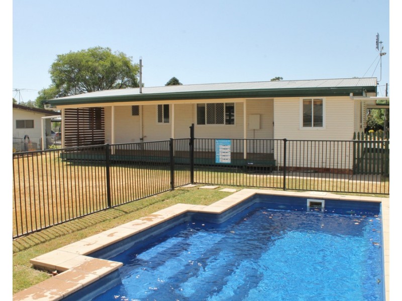 19 Swan Street, Dalby QLD 4405